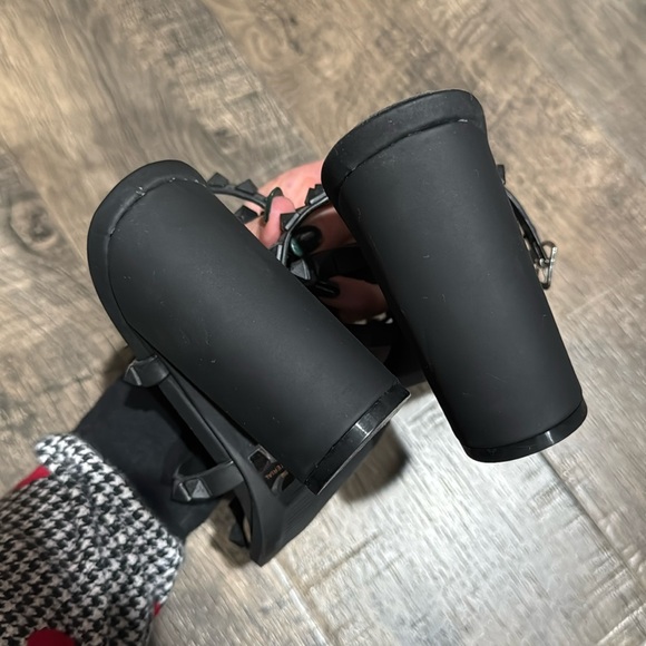 Steve Madden Soft Silicone Like Comfy Sole Studded Chunk Sandal Heels - Picture 5 of 10